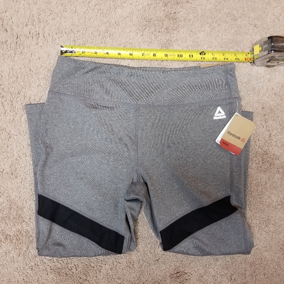 NWT Reebok Fitted Capri - Large - Picture 6 of 11
